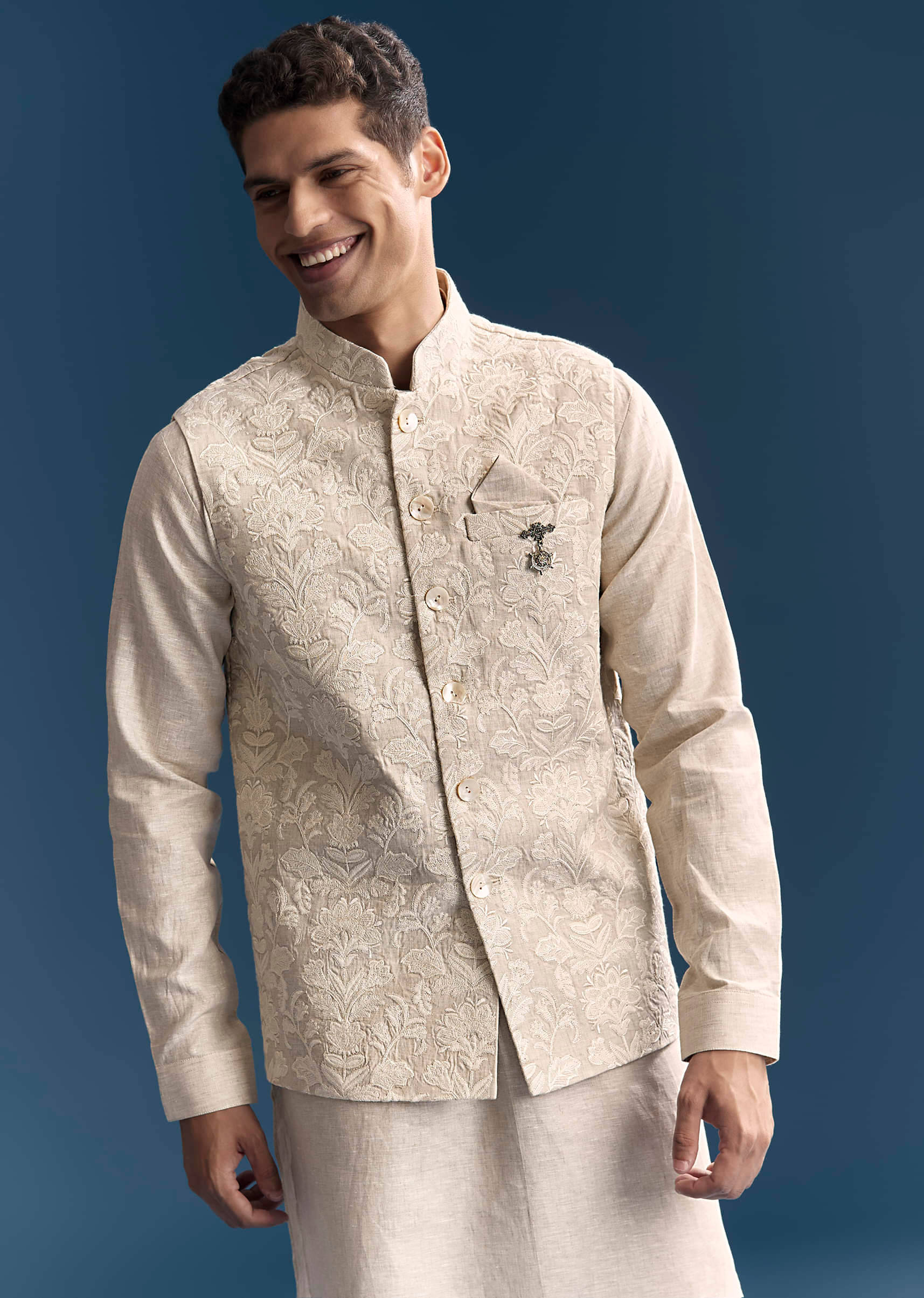 off-white-kurta-jacket-set-for-men-with-resham-work-sg332916-4