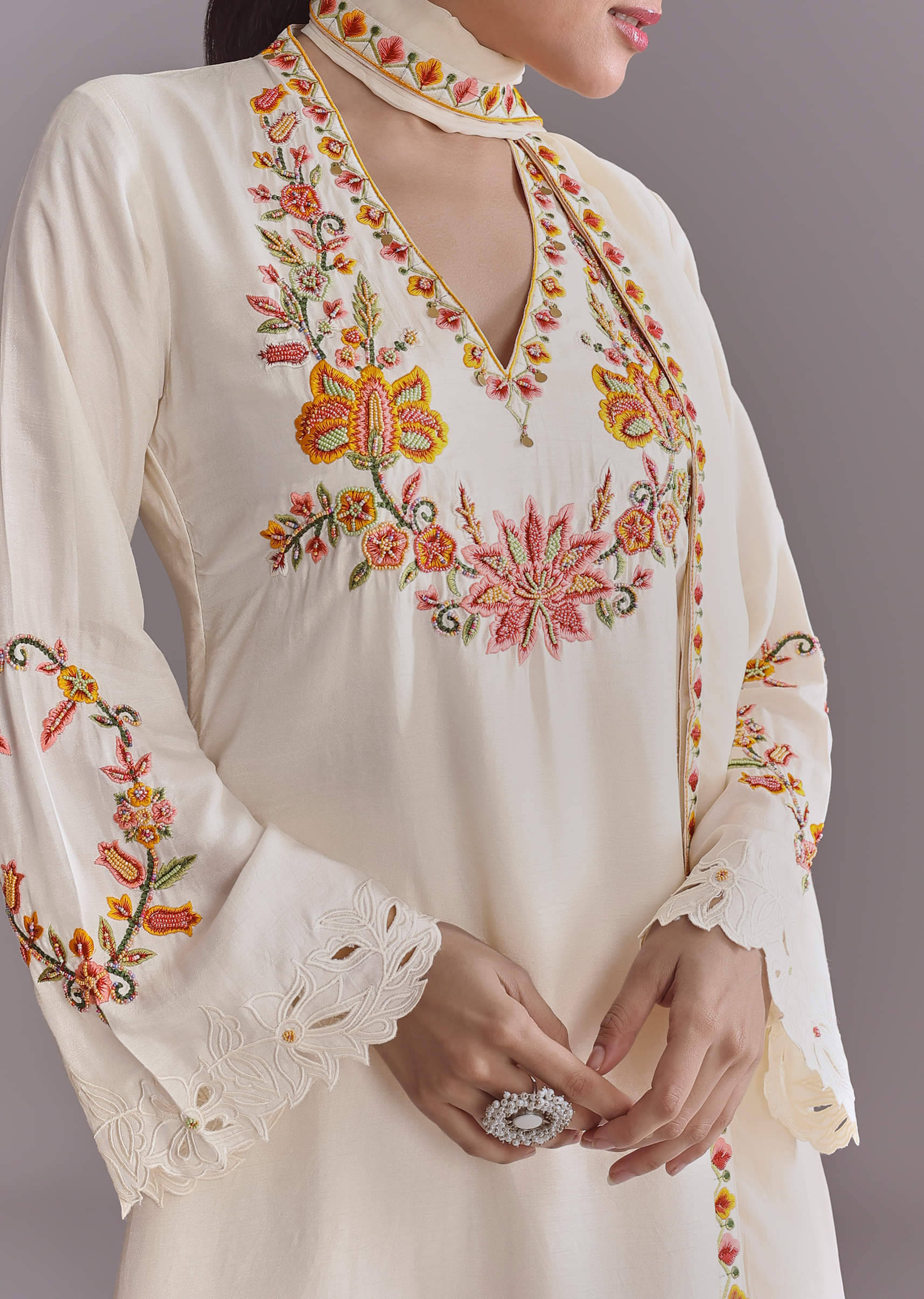 white-crepe-kurta-set-with-multicolour-resham-work-sg351088-2