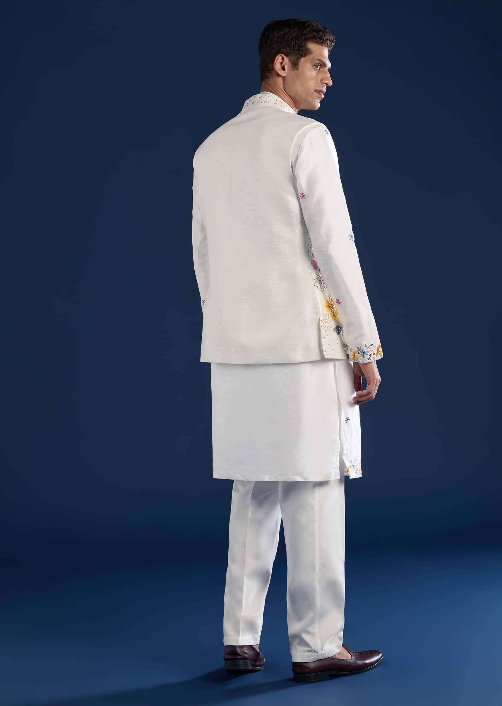 white-hand-painted-silk-jacket-kurta-set-with-cutdana-work-sg353021-5