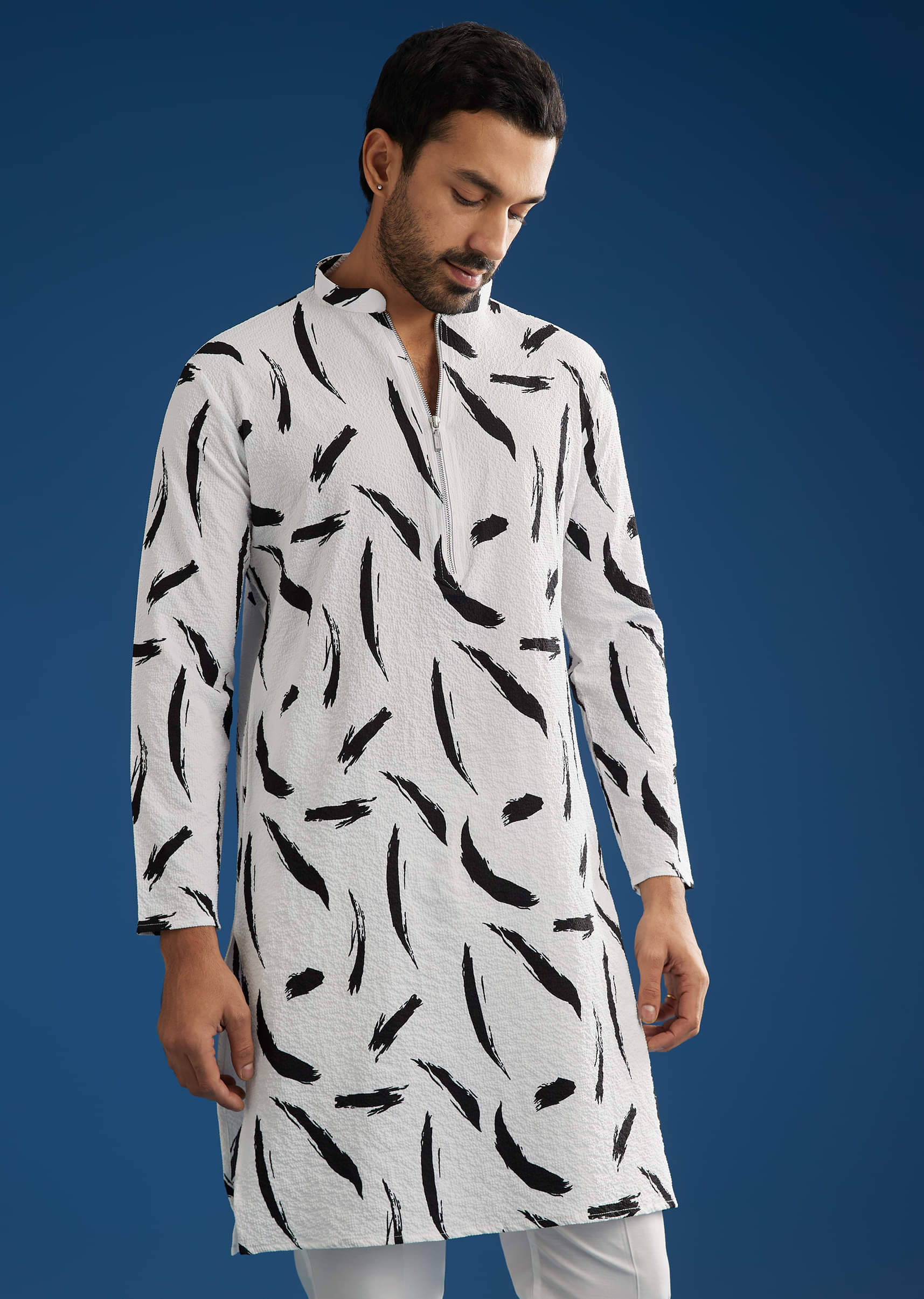 white-silk-kurta-set-with-abstract-prints-sg309177-4