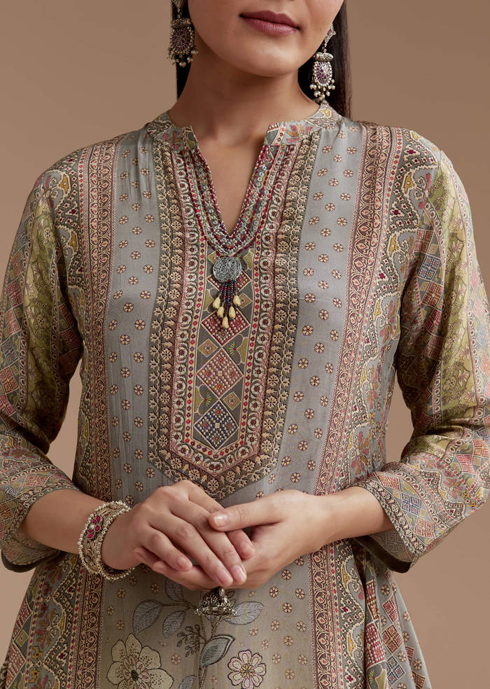 Grey Kurta Pant Set with Floral Print