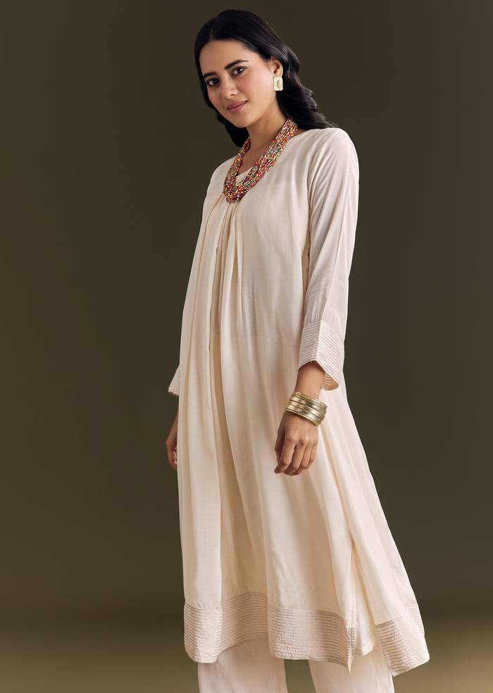 Ivory White Resham Embroidered Kurta Pant set