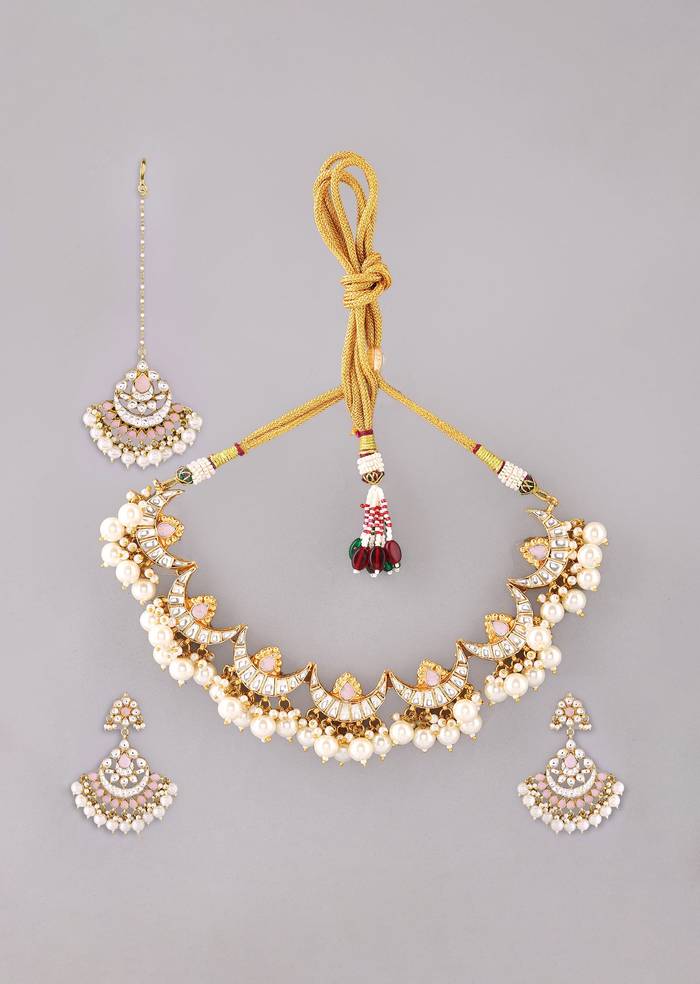 White Kundan Crescent Motif Necklace Set with Maangtikka
