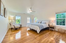 Primary bedroom (ensuite)