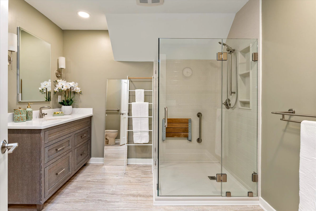 2nd floor full bath