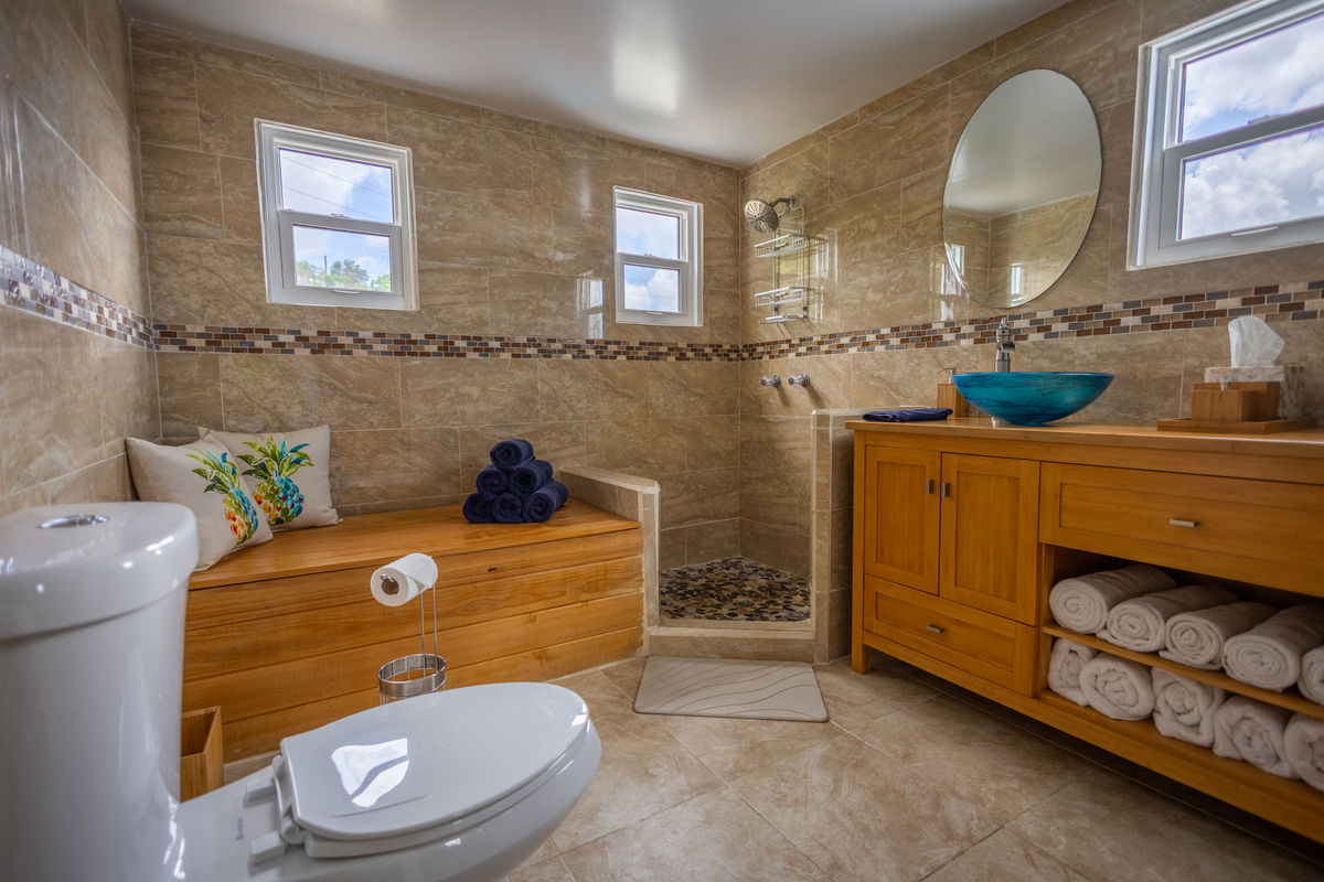 East House Primary En-Suite Bath