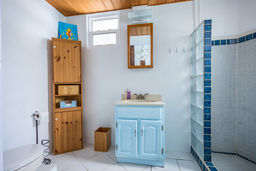 West House Second Bdroom Ensuite Bath