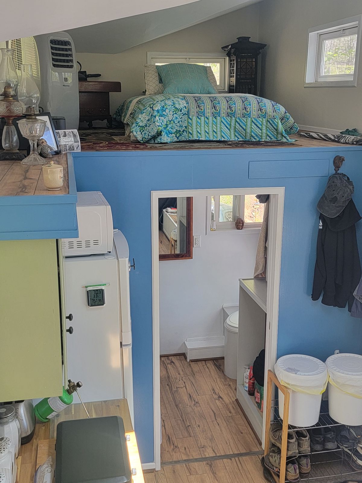 Entrance to bathroom with 2nd loft above