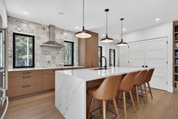 listing-thumbnails