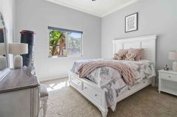 listing-thumbnails