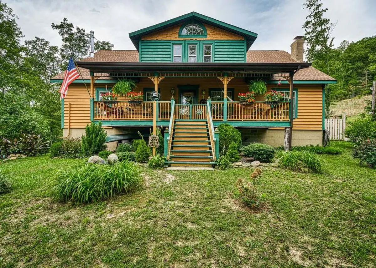 Photo 2 of green home in Monterey, Tennessee
