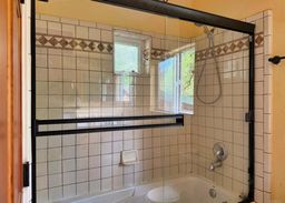 listing-thumbnails