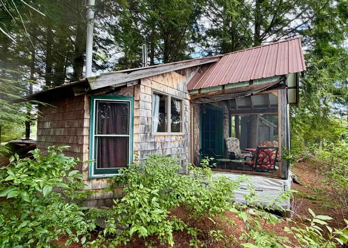 Photo 3 of green home in Washington, New Hampshire