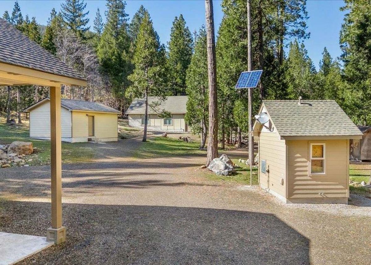 Green Homes for Sale - Weed, California Green Home