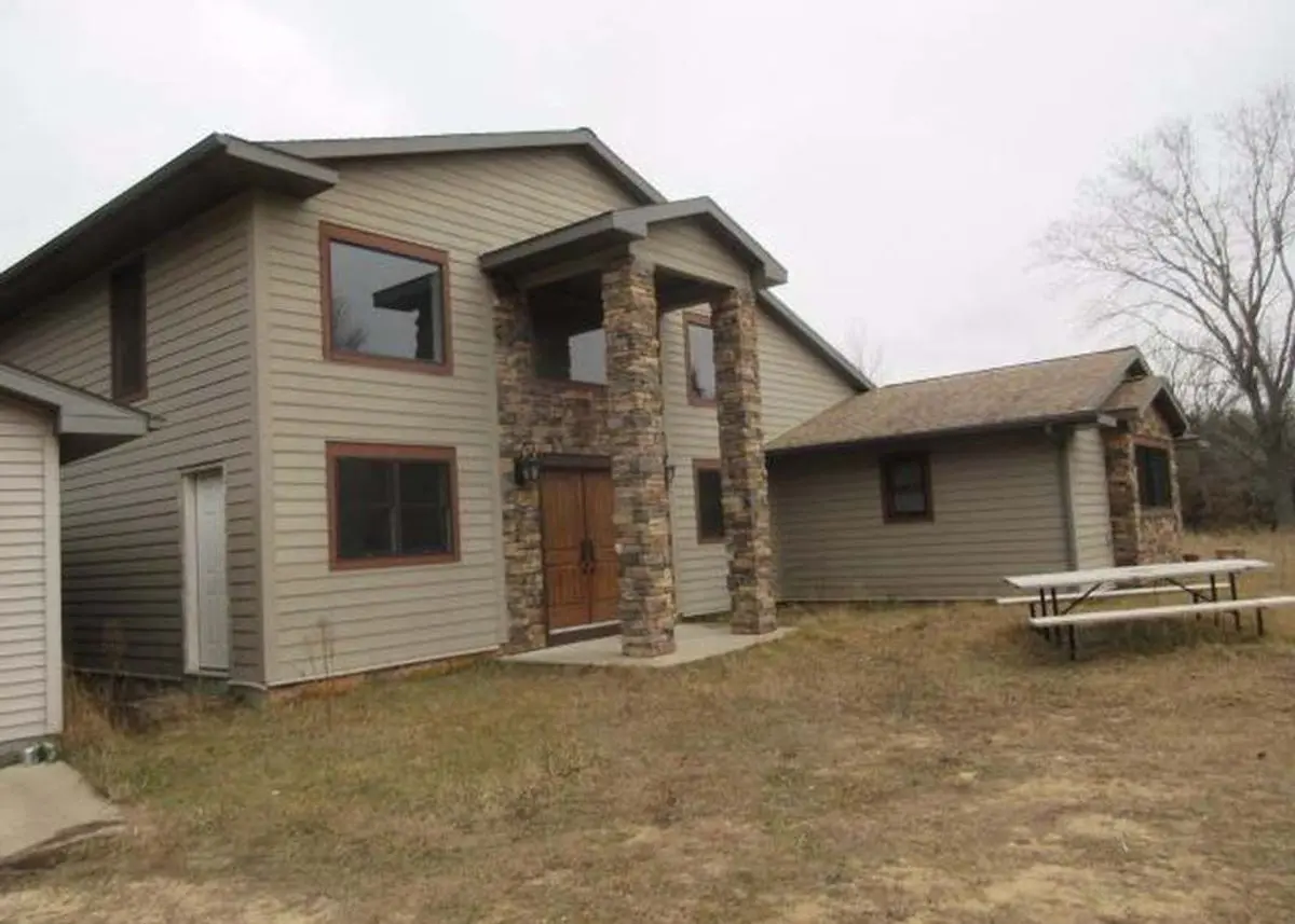 Green Homes for Sale - Mindoro, Wisconsin Green Home