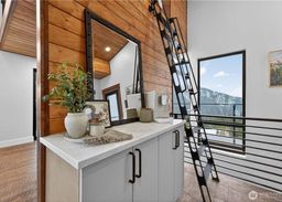 listing-thumbnails