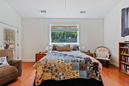 listing-thumbnails