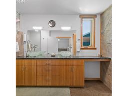 listing-thumbnails