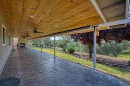 listing-thumbnails