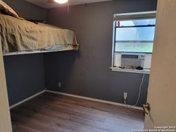 listing-thumbnails