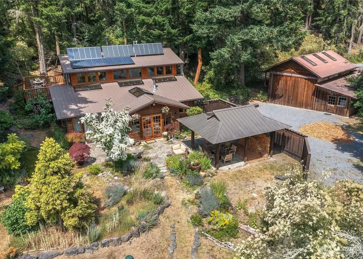 Green Homes for Sale - Eastsound, Washington Green Home