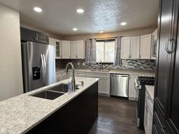 listing-thumbnails