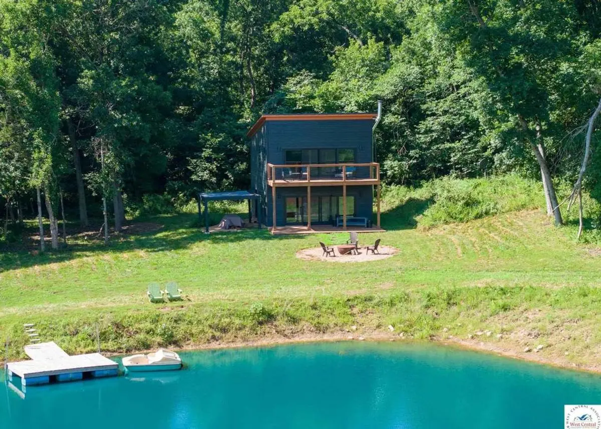 Green home in Deepwater, Missouri