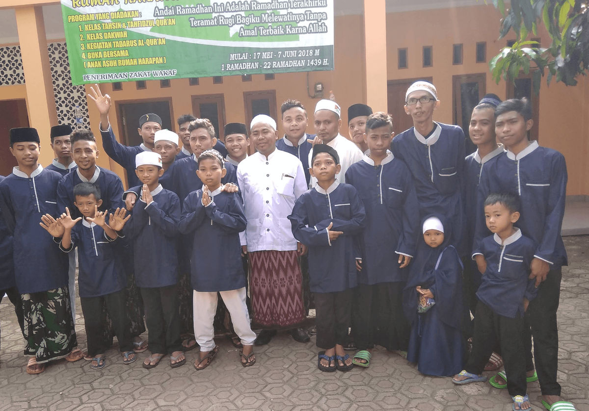 Orang Tua Asuh Anak Yatim Rumah Harapan - foto 10