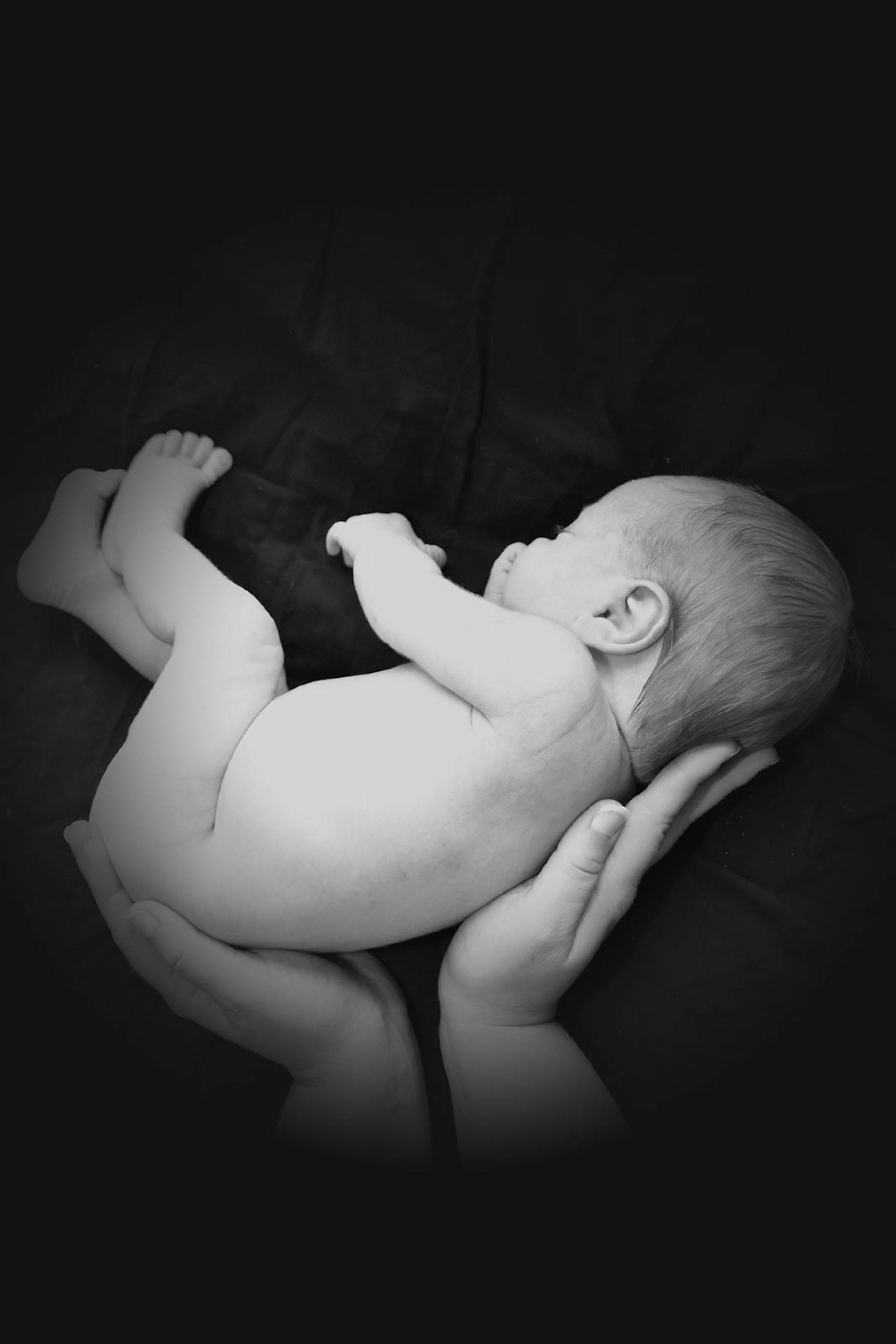 Newborn-babyshoot-Schiedam_YZ8SPyfvP_JqcrzNvl-.jpg