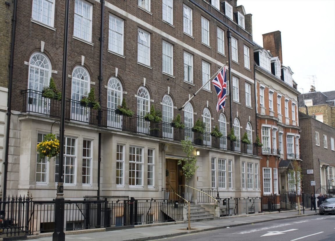 Больницы лондона. Харли стрит Лондон. Harley Street Clinic. Хэмпстедскую клинику в Лондоне. Харли стрит Лондон фото.