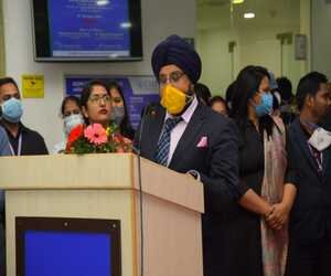 Dr Sandeep Singh best orthopedic doctor in Bhubaneswar addressing to media Dr Sandeep Singh best orthopedic doctor in Bhubaneswar addressing to media