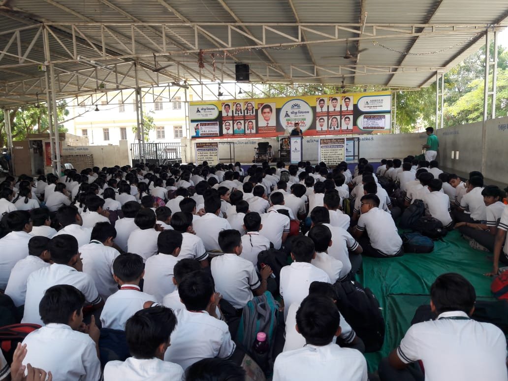 Dr. Dipesh at Shreeji Vidhyalay, Madhapar