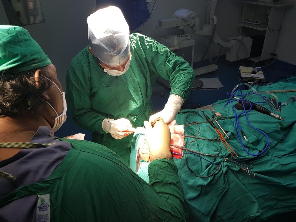Dr Gurneet in a Surgery Dr Gurneet in a Surgery