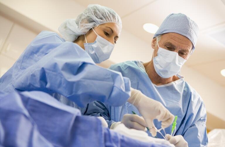 trauma surgeon