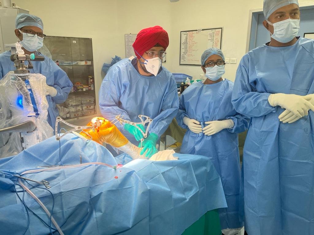 Dr. Sandeep Singh performing Robotic knee replacement surgery Dr. Sandeep Singh performing Robotic knee replacement surgery