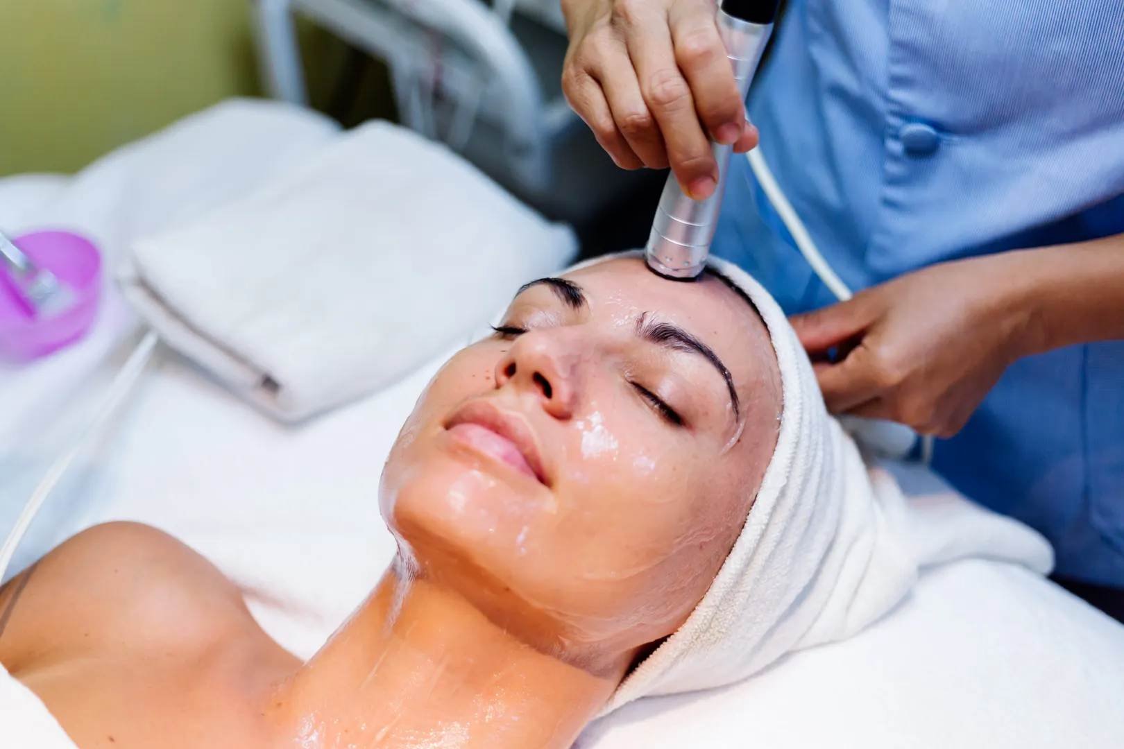 Diamond Microdermabrasion Facial Benefits