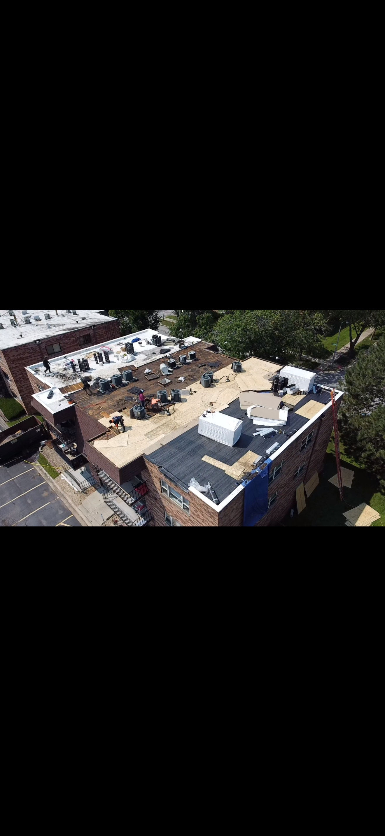 Roof Replacement on Multi-Unit Apartment Building in Chicago ...