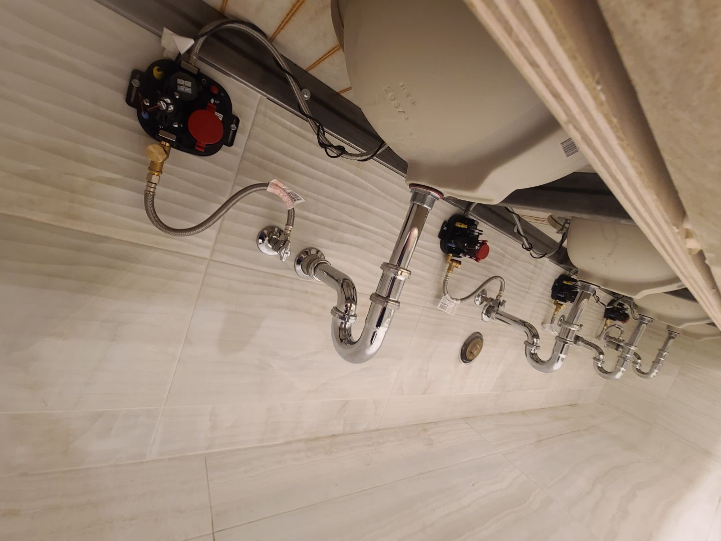Smart Touchless Bathroom Solutions