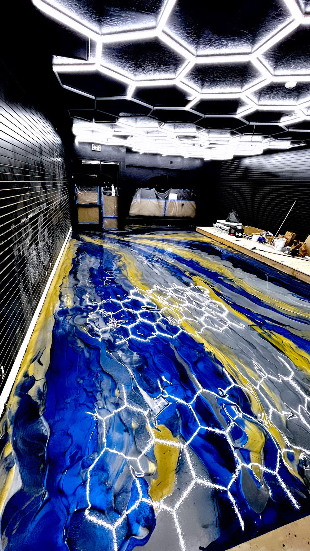 Flake Epoxy Flooring Services | Epoxy Floors - Leading Edge