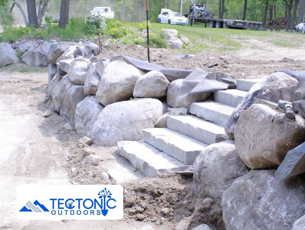 Boulder Walls Service | Durable Outdoor Solutions - Tectonic Outdoors