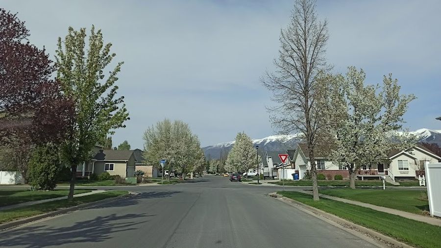 Landscape installation by Lone Pine Landscape in Layton, Utah