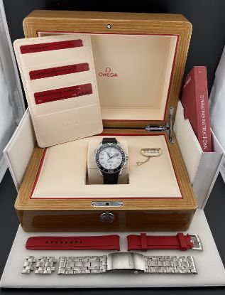 Picture of Omega Seamaster Diver 300M with White Wave Dial