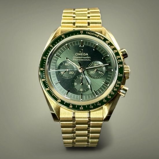 Picture of Omega Speedmaster Moonwatch Green Dial in Sedna Gold