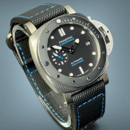 Picture of Panerai Luminor Submersible PAM00683 