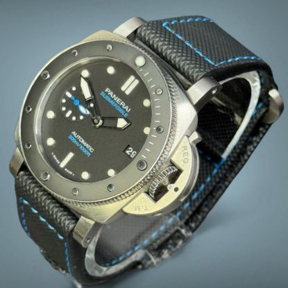 Picture of Panerai Luminor Submersible PAM00683 