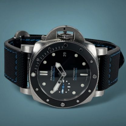 Picture of Panerai Luminor Submersible PAM00683 