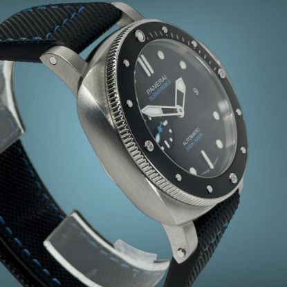 Picture of Panerai Luminor Submersible PAM00683 