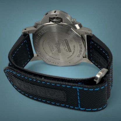 Picture of Panerai Luminor Submersible PAM00683 