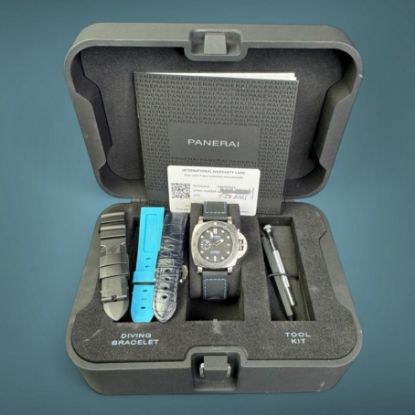 Picture of Panerai Luminor Submersible PAM00683 