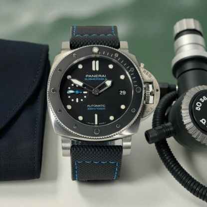 Picture of Panerai Luminor Submersible PAM00683 